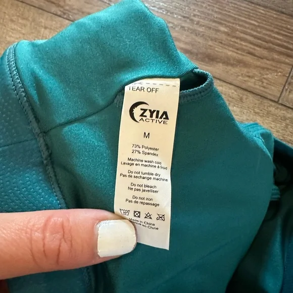 SOLD  Zyia Dark Emerald Vibrations Asym Light n Tight Bra - Picture 6 of 6